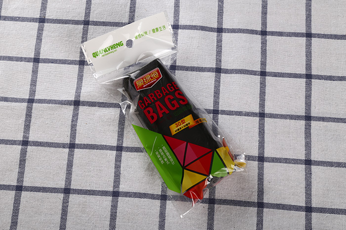 平口點(diǎn)斷式垃圾袋0052