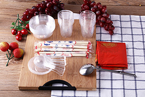 【泉綠恒】一次性水晶餐具的保質(zhì)期是多久？